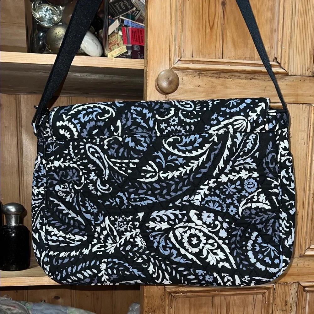 Vera Bradley Essential Messenger Bag in Paisley Noir Pattern